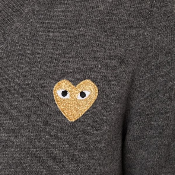SOLD- Comme des Garcons Wool Sweater V-Neck Gold Heart CDG Play Heart Women’s XS - Picture 2 of 16
